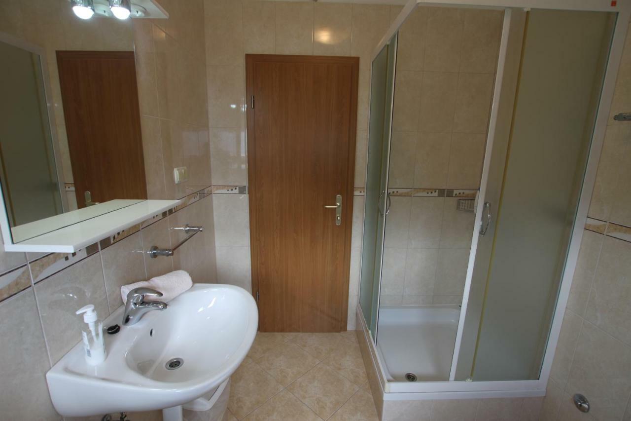 Apartments Macolic 라브 외부 사진